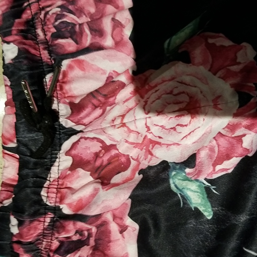 Black/pink skull legging type pants EUC 3XL elastic drawstring waist - Picture 4 of 5